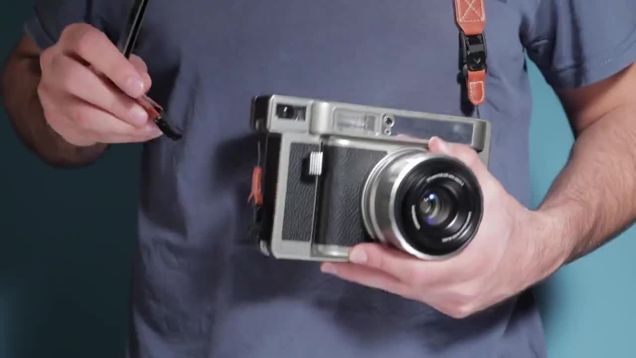 LOMO コンパクトカメラ ストラップ付き Lomo Explorer Camera Strap Quick Release – Lomography